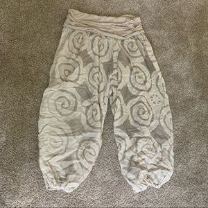 Summer flowy pants 3/4 length, brand new